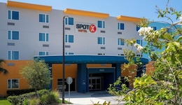 Spot X By Red Collection - Orlando International Dr