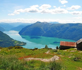 Alle Kreuzfahrten nach Cruising Lustrafjorden
