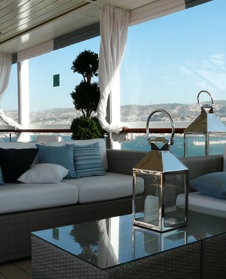 Pool Lounge