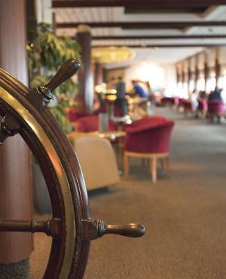 Spinaker Bar