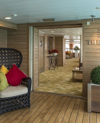 The Waves Club