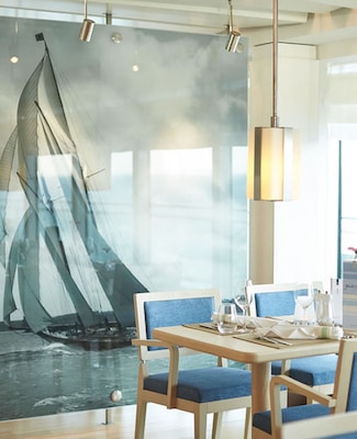 Yacht Club Restaurant