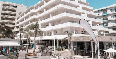 Apartamentos Puerto Azul  Marbella