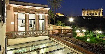Villa Athena Hotel