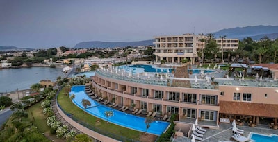 Leptos Panorama Hotel