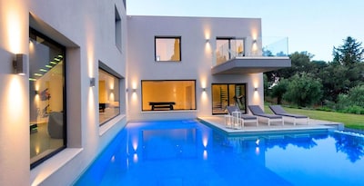 Luxury Villa Eve
