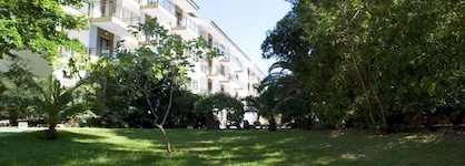 Guya Wave Hotel