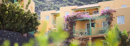 Apartamentos La Caleta