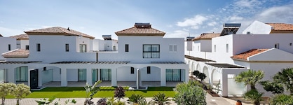 Broncemar Beach Suites  Hotel