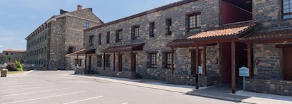 Hotel & Spa Monasterio de Boltaña