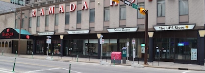 Ramada Plaza By Wyndham Calgary Downtown