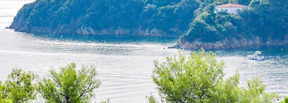 Cape Kanapitsa Hotel & Suites