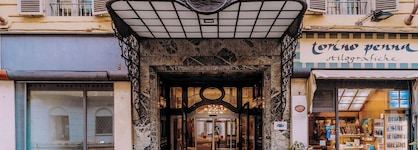 Green Class Hotel Astoria