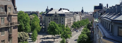 Crystal Plaza Hotel