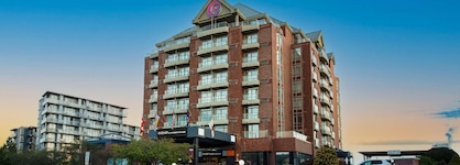 Coast Victoria Hotel & Marina By Apa