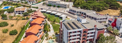 Topázio Vibe Beach Hotel & Apartments