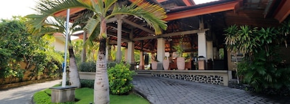 Adi Dharma Hotel Kuta