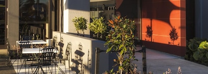 Hotel Elms Christchurch, An Ascend Collection Hotel