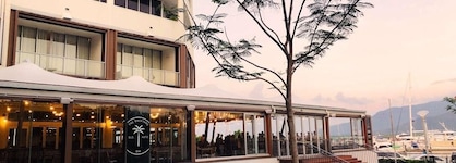Shangri-La The Marina