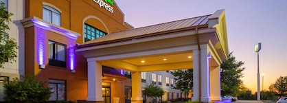 Holiday Inn Express Bloomington West By Ihg