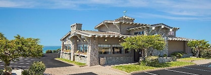 Cavalier Oceanfront Resort