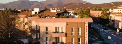 Regal Hotel & Apartments