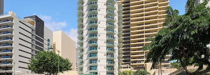 Aston Waikiki Circle Hotel