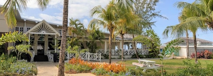 Sea Breeze Beach House By Ocean Hotels - All Inclusive