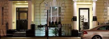 Huttons Hotel