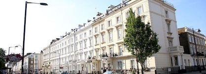 Huttons Hotel