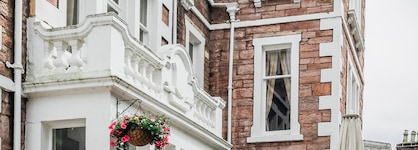 Glen Mhor Hotel & Apartments