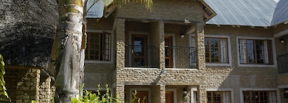 Hippo Hollow Country Estate