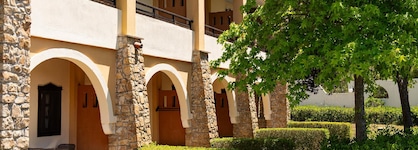Simantro Resort