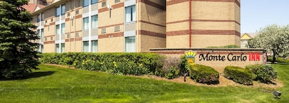 Monte Carlo Inn Airport Suites