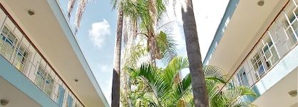 Aqua Hotel & Suites