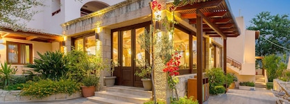 Cactus Beach Hotel