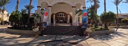 Regency Plaza Aqua Park & Spa Resort