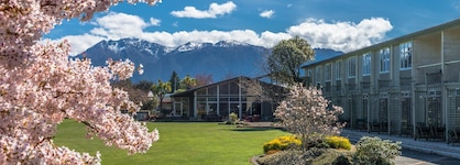 Distinction Te Anau Hotel And Villas