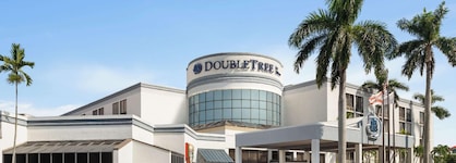 DoubleTree By Hilton Fort Myers at Bell Tower Shops