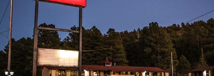 Red Roof Inn Plus+ Williams - Grand Canyon