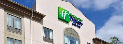 Holiday Inn Express Hotel & Suites Ottawa Airport By Ihg