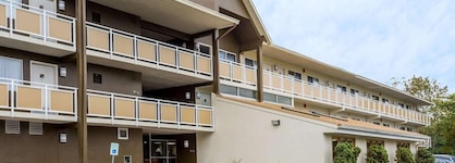 Days Inn By Wyndham Harrisburg North