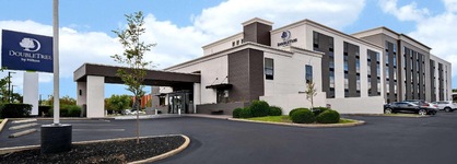 Doubletree By Hilton St. Louis Airport