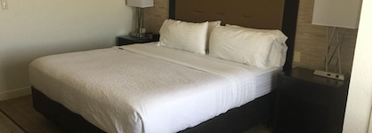 Holiday Inn Bloomington-Airport By Ihg