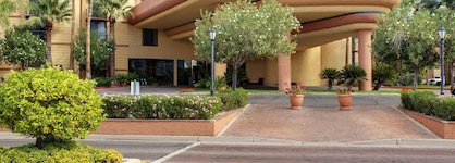 Embassy Suites Phoenix Biltmore