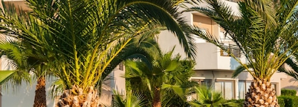 Grand Hotel Holiday Resort