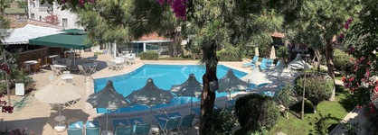Moonshine Hotel & Suites