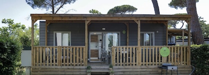 Hu Park Albatros Village