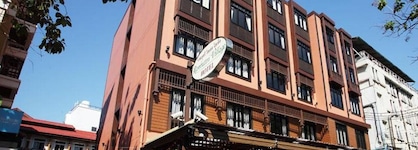 Rambuttri Village Inn & Plaza