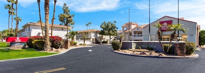 Surestay Plus Hotel By Best Western Tempe University
